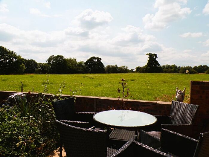 4 Bedroom Semi-Detached House For Sale In Bogburn Lane, Coppull, PR7