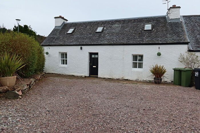 3 Bedroom Semi Detached House For Sale In Bank Street, Plockton, IV52