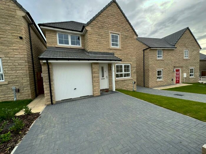 3 Bedroom Detached House To Rent In Pommell Drive, Eccleshill, Bradford, BD2