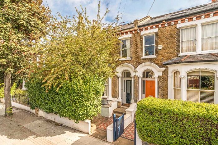 5 Bedroom Detached House To Rent In Sugden Road, Battersea, SW11