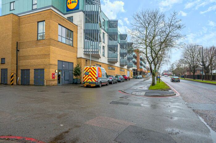 2 Bedroom Flat To Rent In Glebe Way West Wickham, BR4