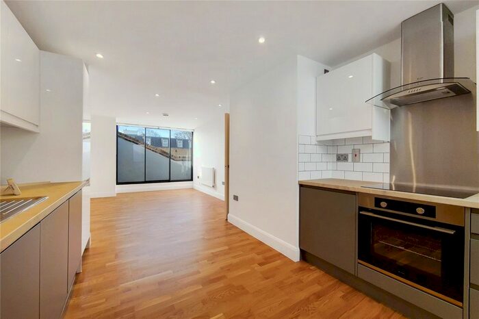 1 Bedroom Flat To Rent In Lavender Hill, London, SW11