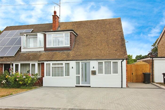 4 Bedroom Semi Detached House To Rent In Reynards Close, Winnersh, Wokingham, RG41