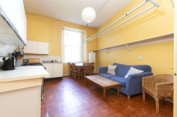 4 Bedroom Flat To Rent In Leven Terrace, Edinburgh, EH3