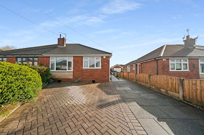 2 Bedroom Semi-Detached Bungalow For Sale In Avondale Drive, Tyldesley, M29