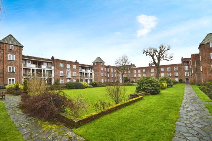 1 Bedroom Flat To Rent In St. Andrew's Square, Surbiton, KT6