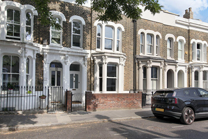 5 Bedroom Terraced House To Rent In Medway Road, Bow, E3