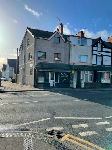 4 Bedroom Maisonette For Sale In Conway Road, Llandudno Junction, LL31