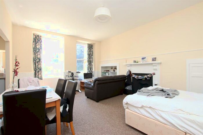 Flat To Rent In Laura Place, Bath, BA2