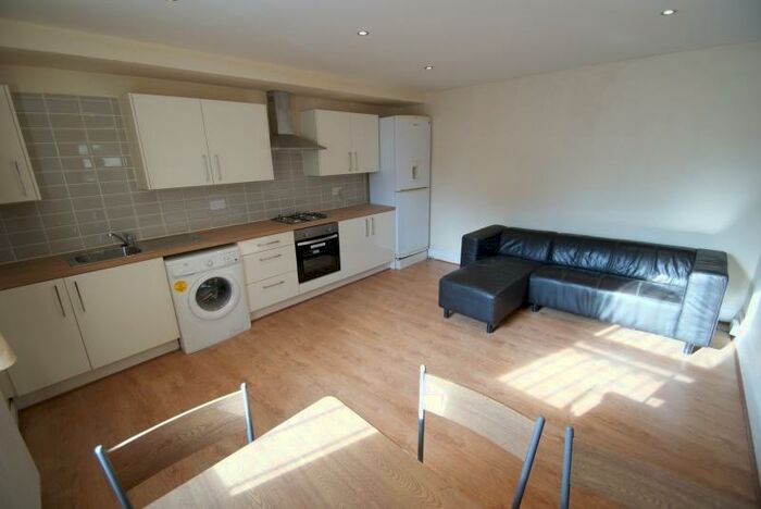 3 Bedroom Semi-Detached House To Rent In Burley Road, Burley, Leeds, LS4