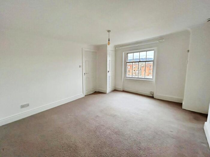 1 Bedroom Flat To Rent In Lansdown Crescent, Lansdown, Cheltenham, GL50