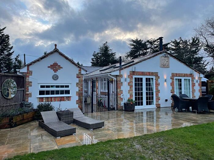 3 Bedroom Detached Bungalow To Rent In Clockhouse Lane, Ashford, TW15