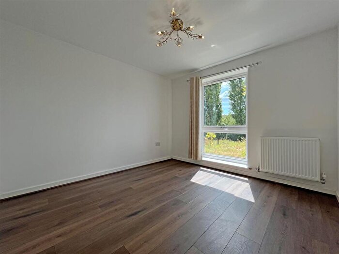5 Bedroom Detached House To Rent In Vickers Close, Gedling, Nottingham, NG4