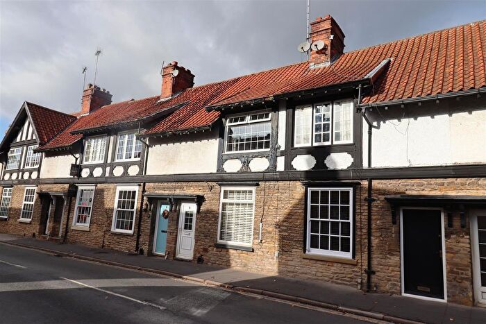 2 Bedroom Cottage For Sale In Church Street, South Cave, HU15