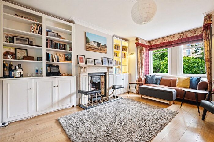 3 Bedroom Maisonette To Rent In Nightingale Lane, London, SW12