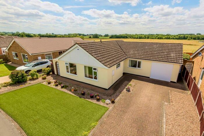 3 Bedroom Detached Bungalow For Sale In Thornton Crescent, Horncastle, Lincs, LN9