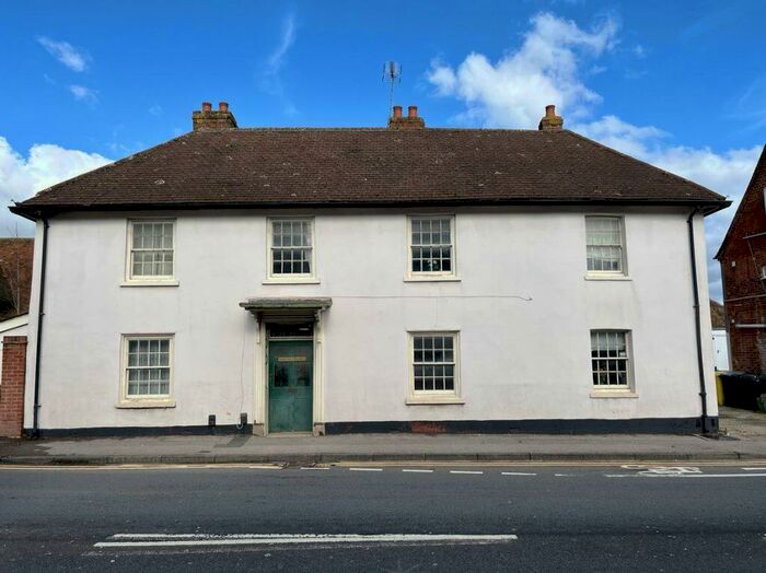 1 Bedroom Flat To Rent In Chapel Street Farmhouse, Thatcham, RG18