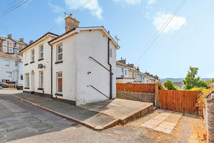 2 Bedroom Flat For Sale In Cavern Road, Torquay, TQ1