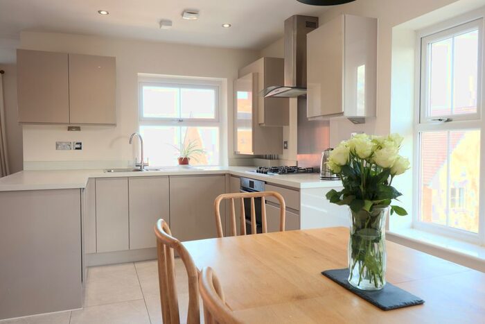 2 Bedroom Flat To Rent In Goodearl Place, Princes Risborough, Buckinghamshire, HP27