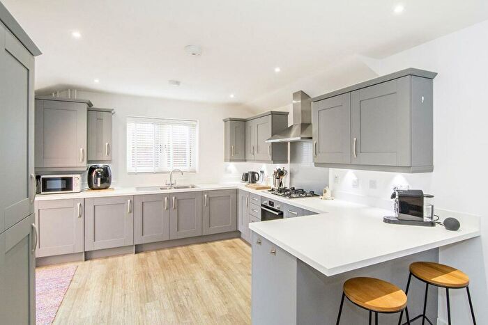 3 Bedroom Detached House For Sale In Dale Close, Lutterworth, LE17