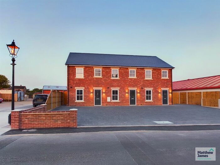 2 Bedroom End Of Terrace House To Rent In High Street North, West Mersea, Colchester, CO5