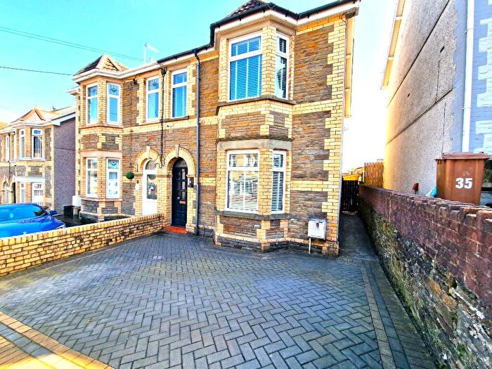 3 Bedroom Semi Detached House For Sale In Woodbine Road, Blackwood, Caerphilly (County Of), NP12