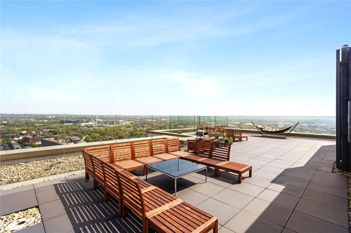 2 Bedroom Flat For Sale In Oxygen Tower, Store Street, Manchester, Greater Manchester, M1