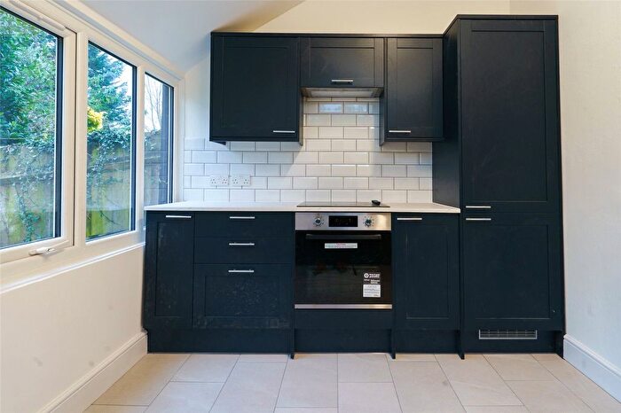 1 Bedroom Flat To Rent In Stanthorpe Road, London, SW16