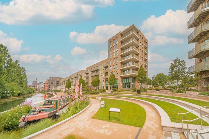 2 Bedroom Flat To Rent In Quay Walk, Wembley, HA0