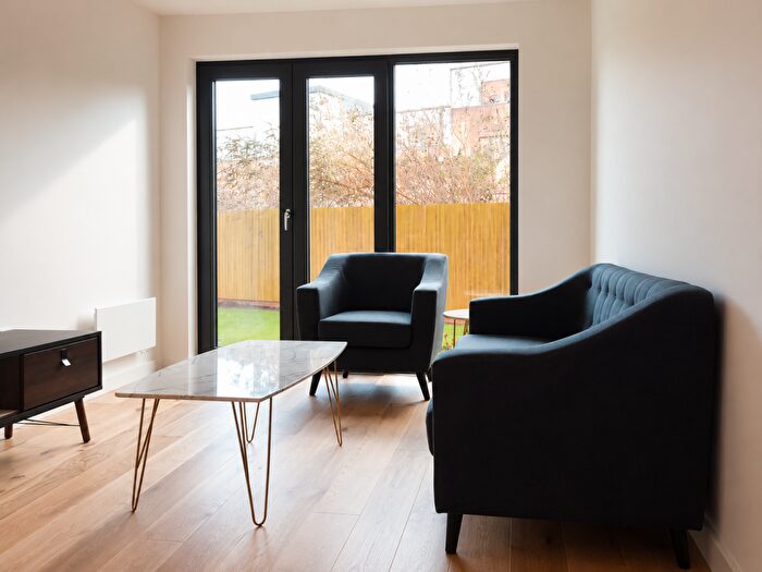 2 Bedroom Flat To Rent In Block, Axium, Windmill Street, Birmingham, B1