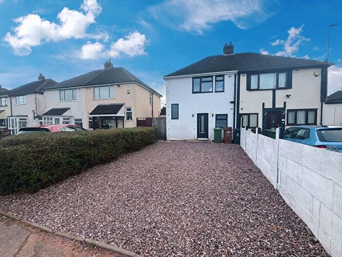 3 Bedroom Semi Detached House For Sale In Norbury Avenue, Walsall, WS3