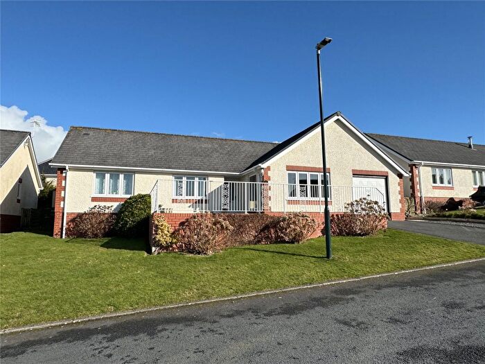4 Bedroom Bungalow For Sale In Clos Winifred, Borth, Ceredigion, SY24