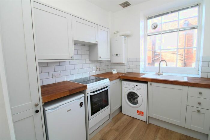 2 Bedroom Flat To Rent In St. James's Street, Brighton, BN2