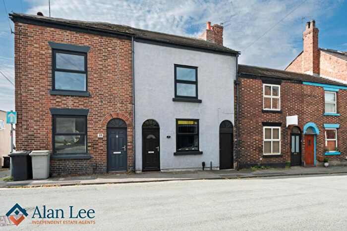 3 Bedroom Terraced House For Sale In Great King Street, Macclesfield, SK11