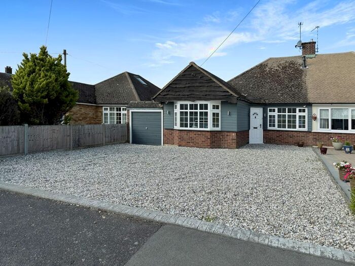 3 Bedroom Semi-Detached Bungalow To Rent In Saffron Close, West Horndon, Brentwood, CM13