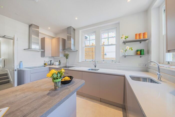 Flat To Rent In Rye Lane Peckham, SE15