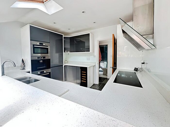 2 Bedroom End Of Terrace House For Sale In Queens Road, Maidstone, ME16