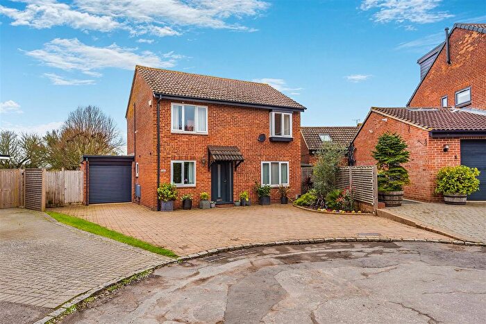 4 Bedroom Detached House For Sale In West Field, Highnam, GL2
