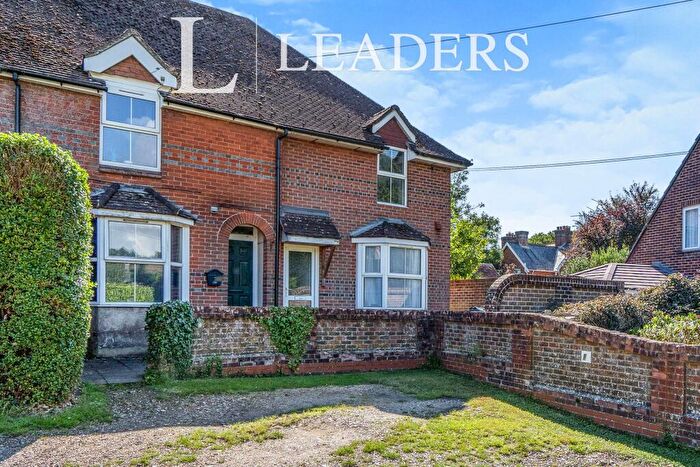 1 Bedroom Flat To Rent In Manor Villas, Fareham Road, Wickham, PO17