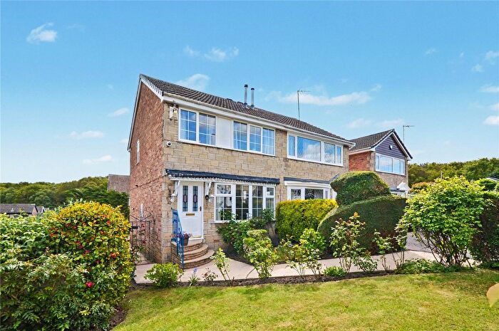 3 Bedroom Semi-Detached House For Sale In Southleigh Croft, Leeds, West Yorkshire, LS11