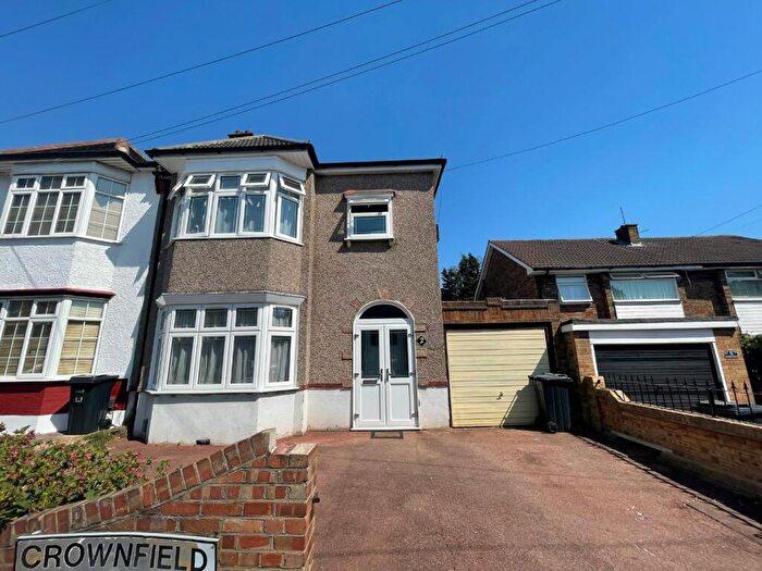4 Bedroom End Of Terrace House To Rent In Crownfield Avenue, Newbury Park, IG2