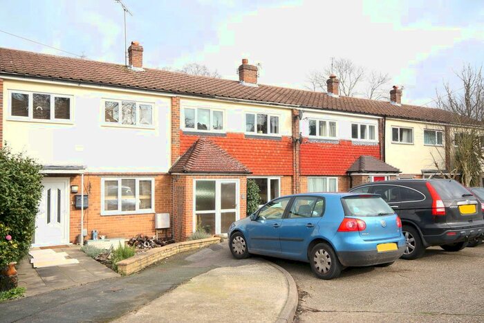 3 Bedroom Terraced House To Rent In Hillside Close, Knaphill, Woking, GU21