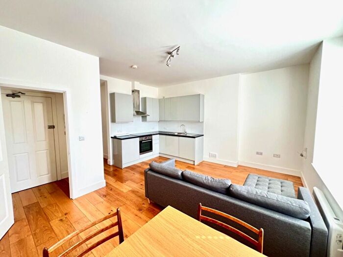 1 Bedroom Flat To Rent In Upper Clapton Road, E5