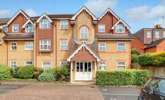 2 Bedroom Flat To Rent In Sovereign Court, Sunningdale, Ascot, SL5