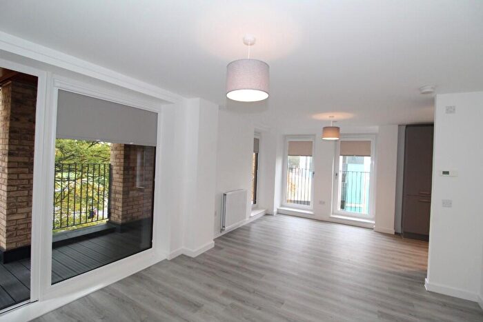 2 Bedroom Apartment To Rent In Grange Road, Glasgow, G42