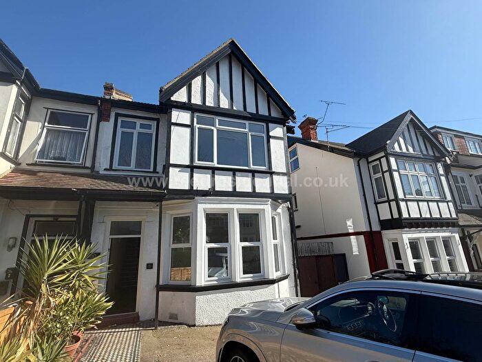 6 Bedroom Semi-Detached House To Rent In Manor Road, Westcliff On Sea, SS0