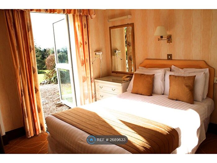 1 Bedroom Flat To Rent In Douglas Avenue, Exmouth, EX8