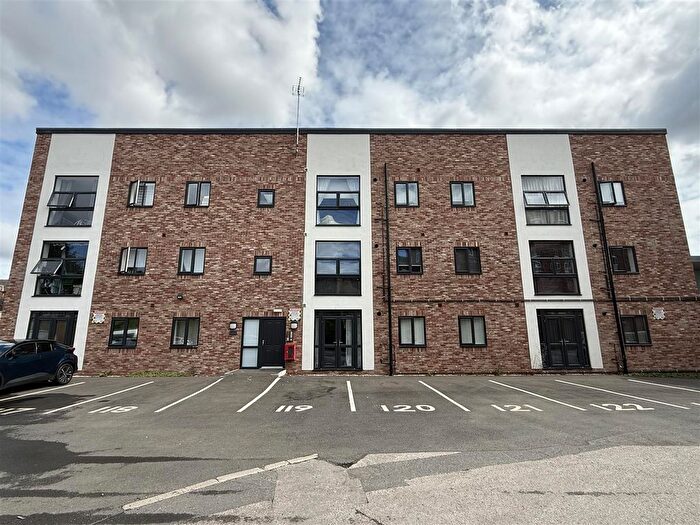 2 Bedroom Flat To Rent In Chadwick Court, Woodlands Village, Wakefield, WF1