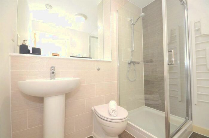 2 Bedroom Flat To Rent In Aire, Cross Green Lane, LS9