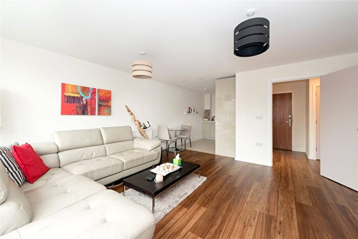 1 Bedroom Flat For Sale In Herrick Court, Bollo Bridge Road, W3